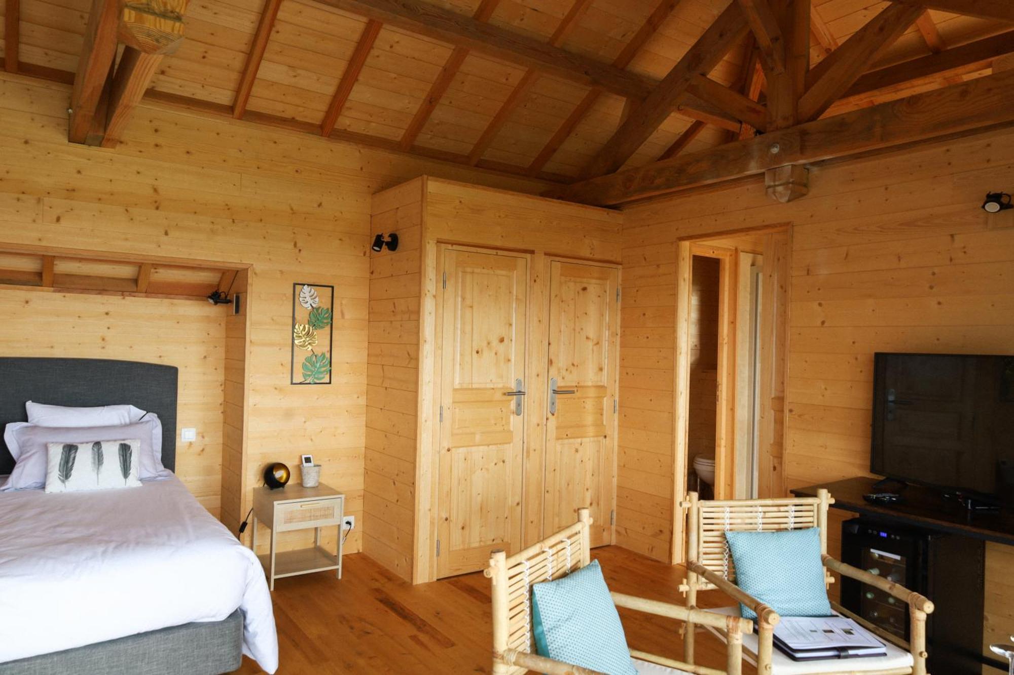 Le Domaine De La Tour Des Vents Bed & Breakfast Бержерак Екстериор снимка